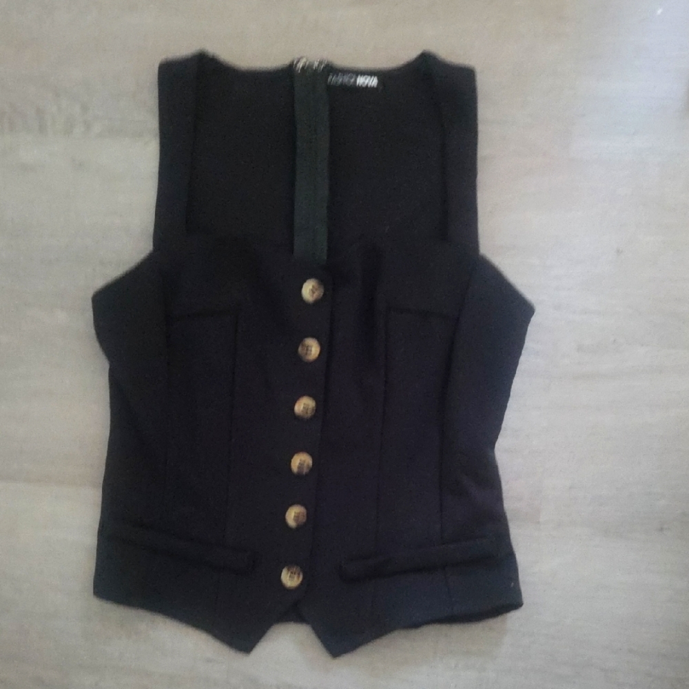 Fashion Nova Black Sleevelest Vest Top